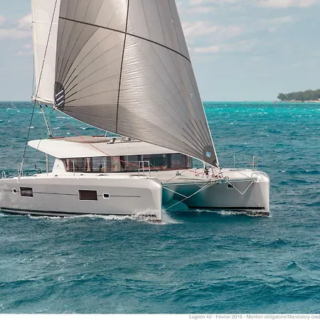 Båthotell Luxury Catamaran Lagoon 42, Ac & Gn Split