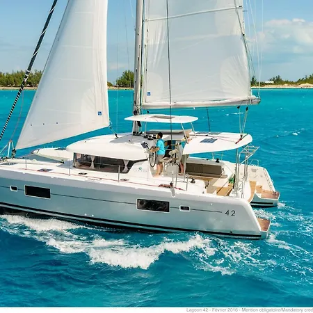 Luxury Catamaran Lagoon 42, Ac & Gn Σπλιτ