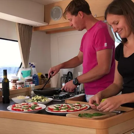 Luxury Catamaran Lagoon 42, Ac & Gn Botel *