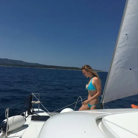 Luxury Catamaran Lagoon 42, Ac & Gn سبليت