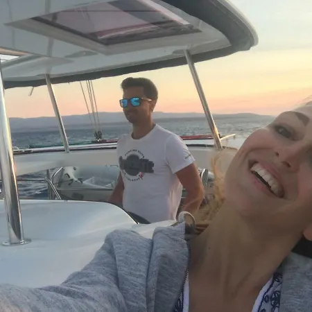 Luxury Catamaran Lagoon 42, Ac & Gn Bådhotel *