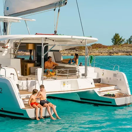Luxury Catamaran Lagoon 42, Ac & Gn * سبليت
