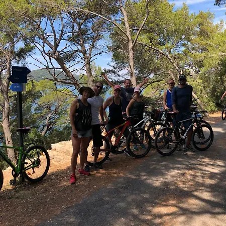 Bådhotel Luxury Catamaran Lagoon 42, Ac & Gn